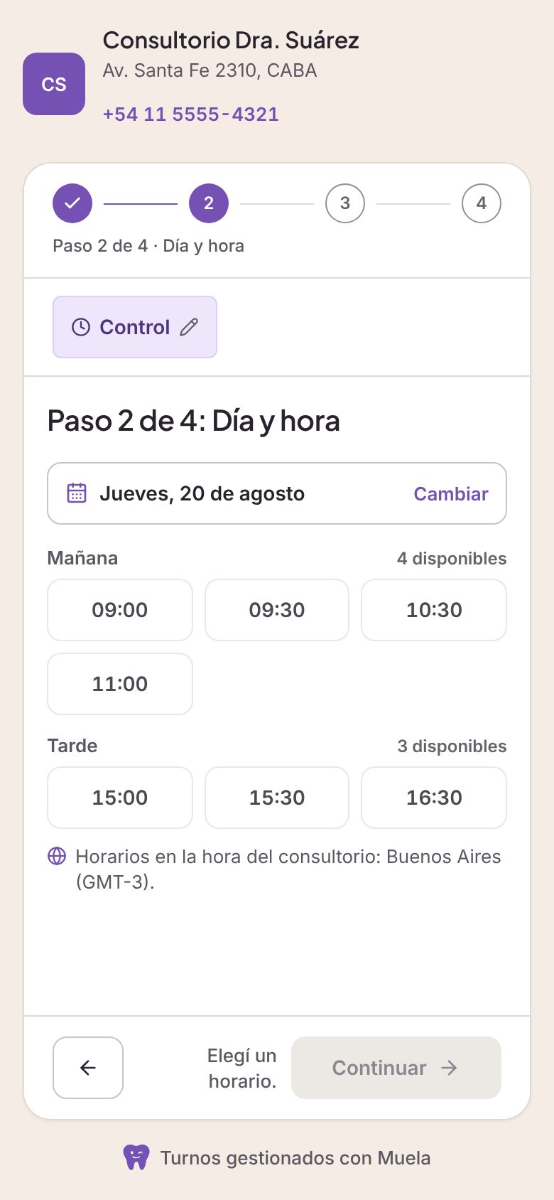 Reserva online de Muela en un teléfono: el paciente elige el motivo del turno, el día y la hora.